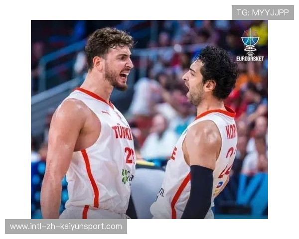 欧洲杯半决赛要开打,字母哥和申京的“双雄会”来了! 欧洲杯半决赛要开打,字母哥和申京的“双雄会”来了!